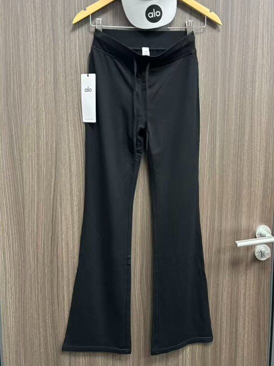 ALO Yoga Pants - Women's Alo Sway Bootcut Sweatpant Black Leg lengthening casual flared pants🌙